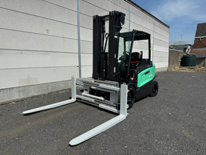 Discover the powerful and energy-efficient Mitsubishi FB50CN electric forklift—available now at Forx, your trusted partner in professional material handling solutions.