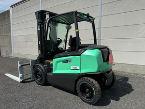 Discover the powerful and energy-efficient Mitsubishi FB50CN electric forklift—available now at Forx, your trusted partner in professional material handling solutions.