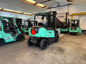 Discover the powerful and energy-efficient Mitsubishi FB50CN electric forklift—available now at Forx, your trusted partner in professional material handling solutions.