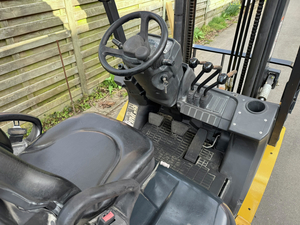 Caterpillar 2.5 ton diesel tripl 4.5M - Forx