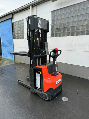 Elektrische stapelaar 3.3M